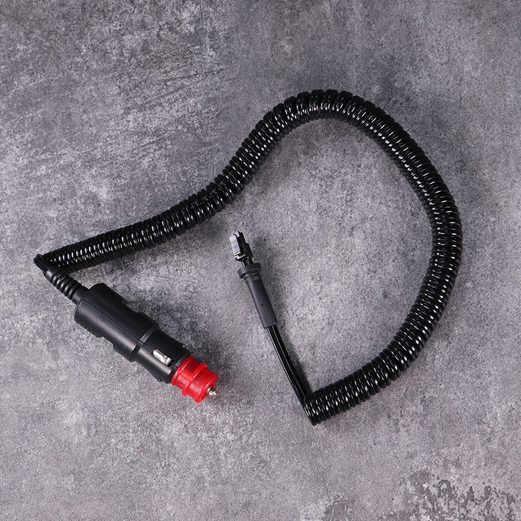 DAMAVO 12-Volt-Auto-Zigarettenanzünder-Steckeradapter mit Spiralkabel