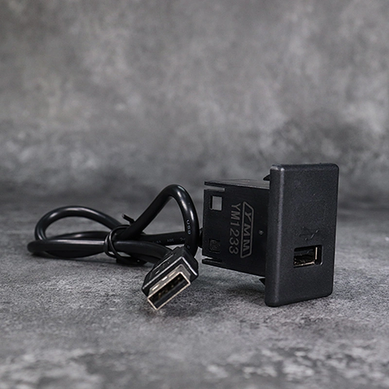 שקע הארכת USB לרכב DAMAVO שקע יחיד עם כבלים ותפסים