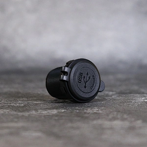USB 電源コンセント 12V デュアル ソケット EN50155 シガレット ライター カーチャージャー