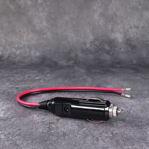 Prise allume-cigare 12 V DAMAVO 12 volts 15 ampères avec fusibles