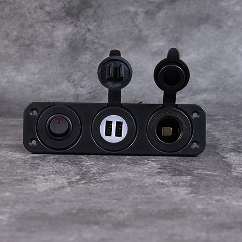 USB-разъем для автофургона USB-разъем Автомобильное зарядное устройство Тройное отверстие