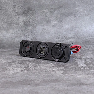 Carregador USB Marítimo Saída Tripla Voltímetro Ampere