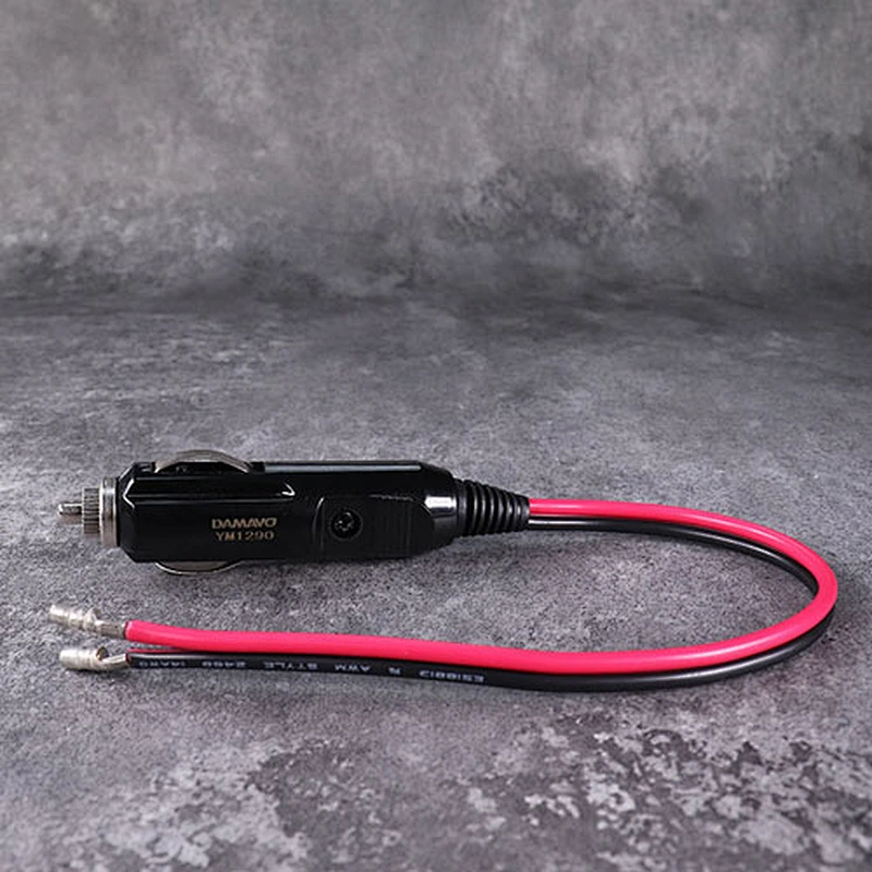 Prise allume-cigare 12 V DAMAVO 12 volts 15 ampères avec fusibles