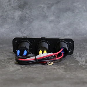 USB-разъем для автофургона USB-разъем Автомобильное зарядное устройство Тройное отверстие