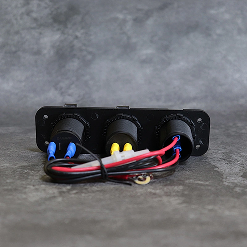 USB-разъем для автофургона USB-разъем Автомобильное зарядное устройство Тройное отверстие