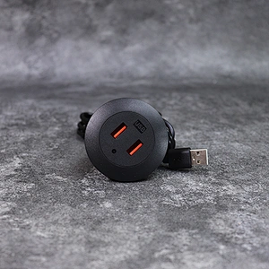 Chargeur de bureau USB DAMAVO dans la station de charge montée sur le bureau