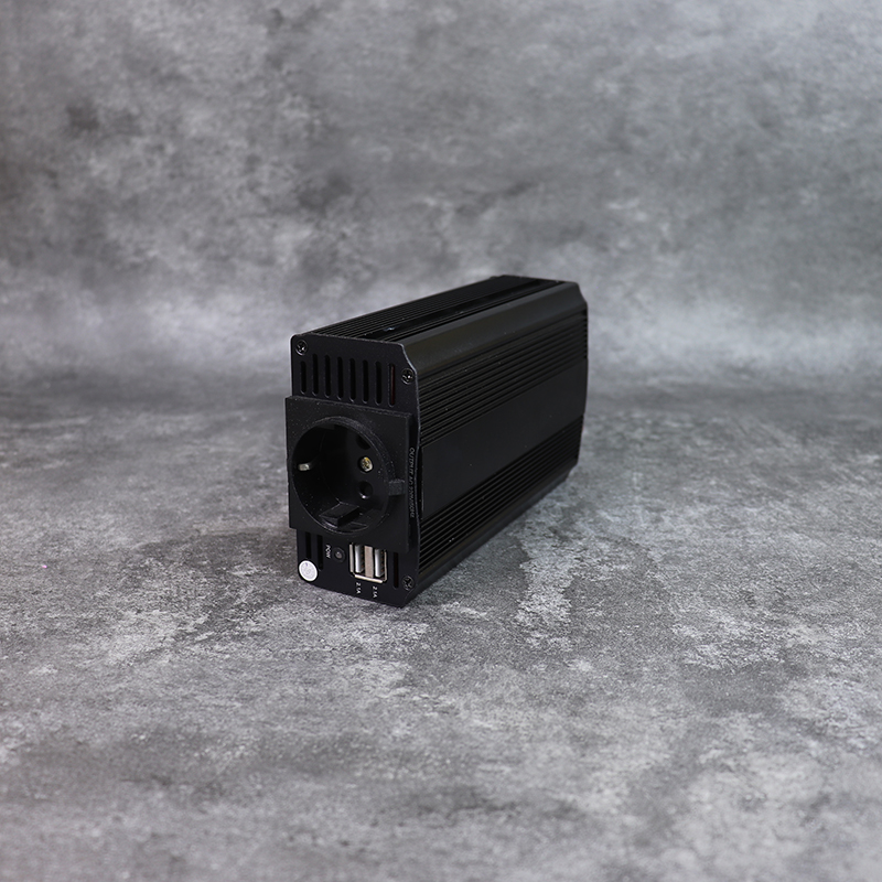 DAMAVO Encendedor de cigarrillos inversor 12V a 240V inversor de enchufe