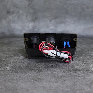 DAMAVO カータイプC充電器電圧計 スイッチパネルマウント付き