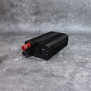 DAMAVO Encendedor de cigarrillos inversor 12V a 240V inversor de enchufe