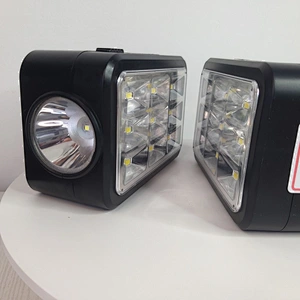 4500mAH Li-ion Battery Type Solar lighting System Kit Plastic Solar Power System with Emergency Power Supply Function
