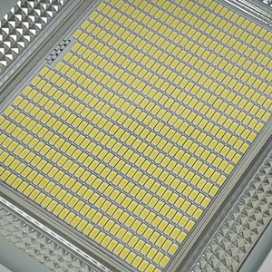 Smart high power energy saving 300 w watt handybrite solar powered led flood light 200w 300w ip66 ip67 ip68 portable floodlight