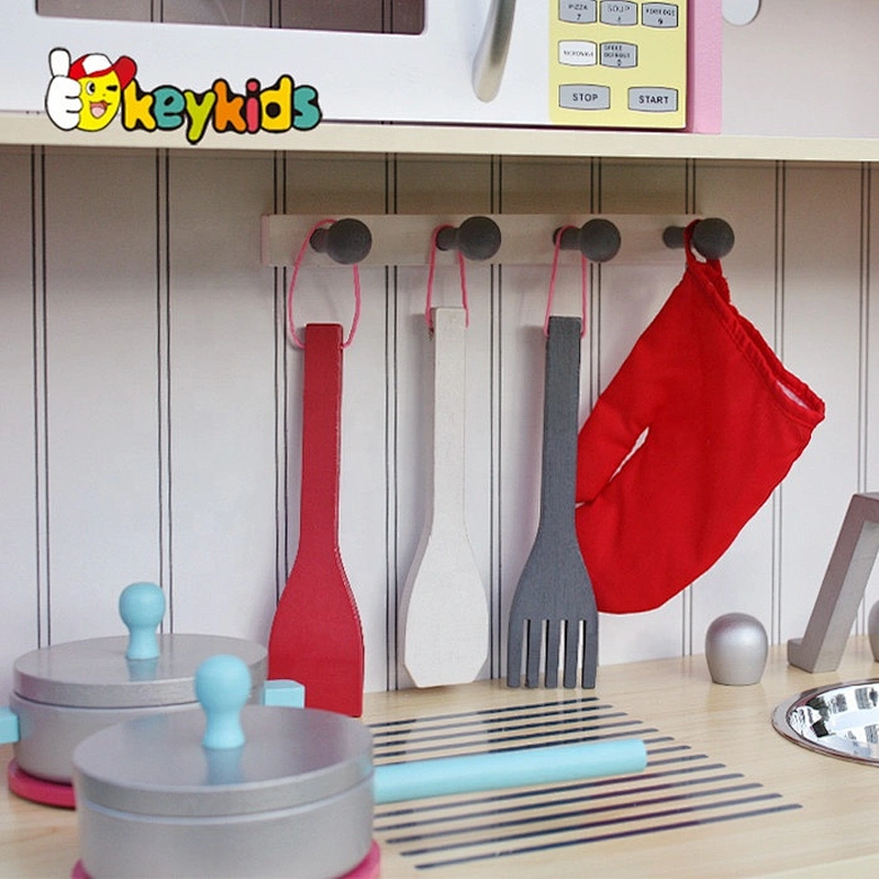 New design kids pretend play pink wooden kitchen toy W10C238