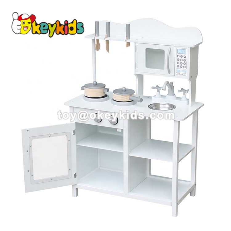 pretend play toy kitchen set