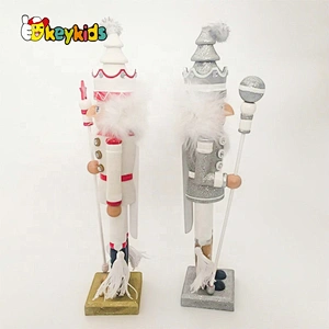 2019 New customize handcraft wooden nutcracker figurine for decor W02A334