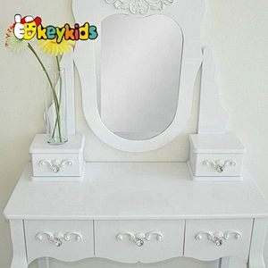 Fashion Modern White Wooden Makeup Play Set With Stool And Mirror W08H018