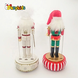 2019 High quality decor wooden white nutcracker soldier with bass W02A338