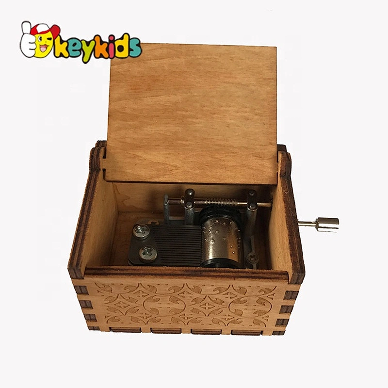 Customize vintage hand cranked kids wooden musical box toy for wholesale W07B077