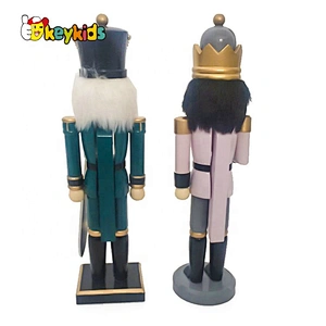 Customize soldier toy wooden nutcracker theme for wholesale W02A342