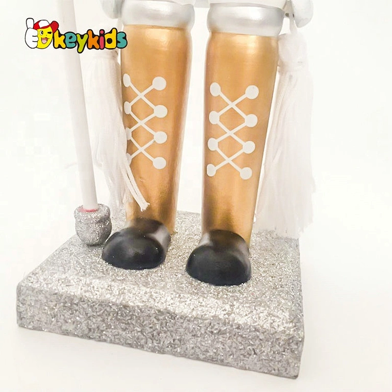 2019 New customize handcraft wooden nutcracker figurine for decor W02A334