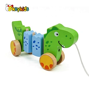 2019 New arrival educational wooden crocodile drag toy for children W05C121