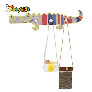 Customize cartoon wooden kids wall hooks for decorative W09B106