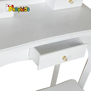 2021 New released girls white wooden dressing table toy with mirror light W08H128B