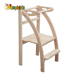 Wholesale children kitchen helper wooden step stool ladder with handle W08G345