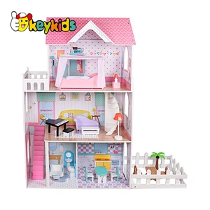 Factory stock girls pink wooden dollhouse with accessories W06A379