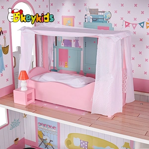 Factory stock girls pink wooden dollhouse with accessories W06A379