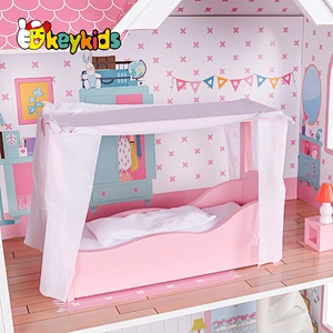 Factory stock girls pink wooden dollhouse with accessories W06A379