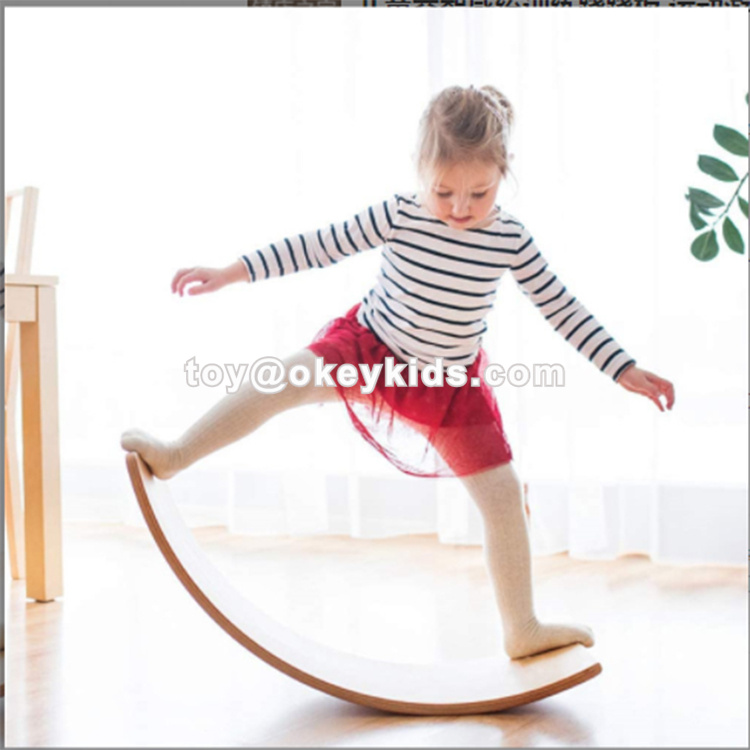 Top sale kids fitness sports curvy wobble wooden balance board with customize W01D028B