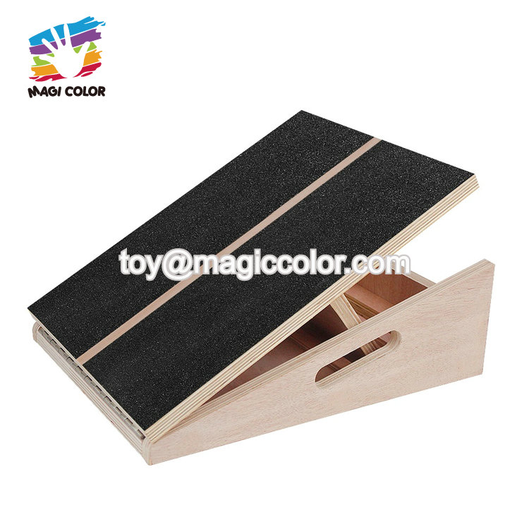 Hot Selling Anti-Slip Adjustable Foot Calf Stretcher Wooden Incline Board W01F099