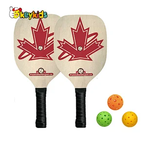 Customized Usapa approved non-slip wooden pickleball rackets with balls W01C003