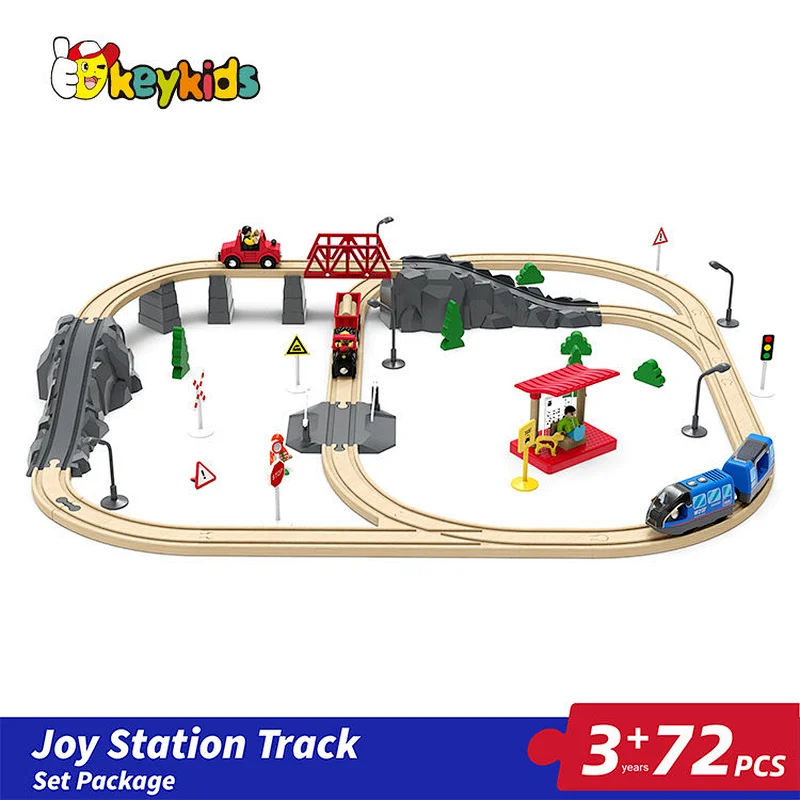 Hot sell 72 pcs classic railway wooden toy train track for children W04C242