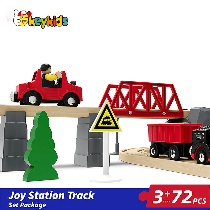 Hot sell 72 pcs classic railway wooden toy train track for children W04C242