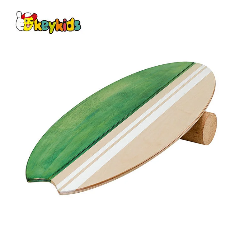 Custom OEM wooden stand up board with roller W01F085
