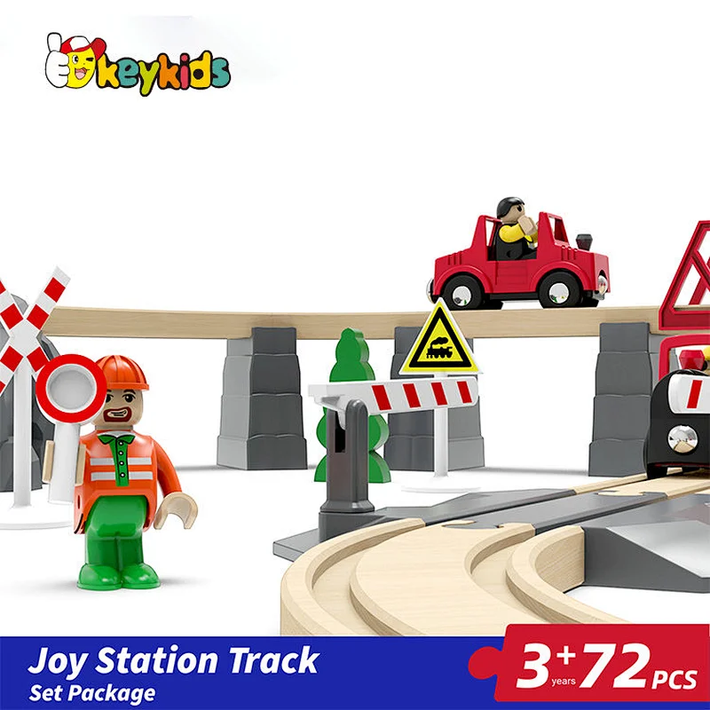 Hot sell 72 pcs classic railway wooden toy train track for children W04C242