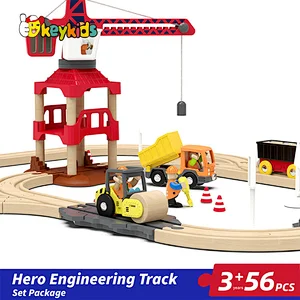 Classic 55PCS kids construction wooden railway toy with crane W04C243
