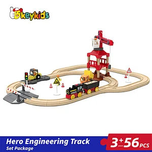 Classic 55PCS kids construction wooden railway toy with crane W04C243