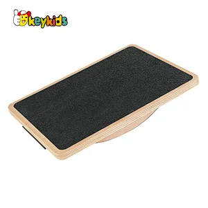 Professional anti slip roller office wooden wobble board for under desk W01F080