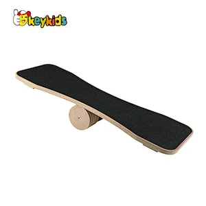 Wholesale custom stand up wooden surf balance board with roller W01F079