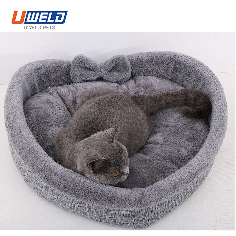 Uweld Heart-Shaped Plush Pet House