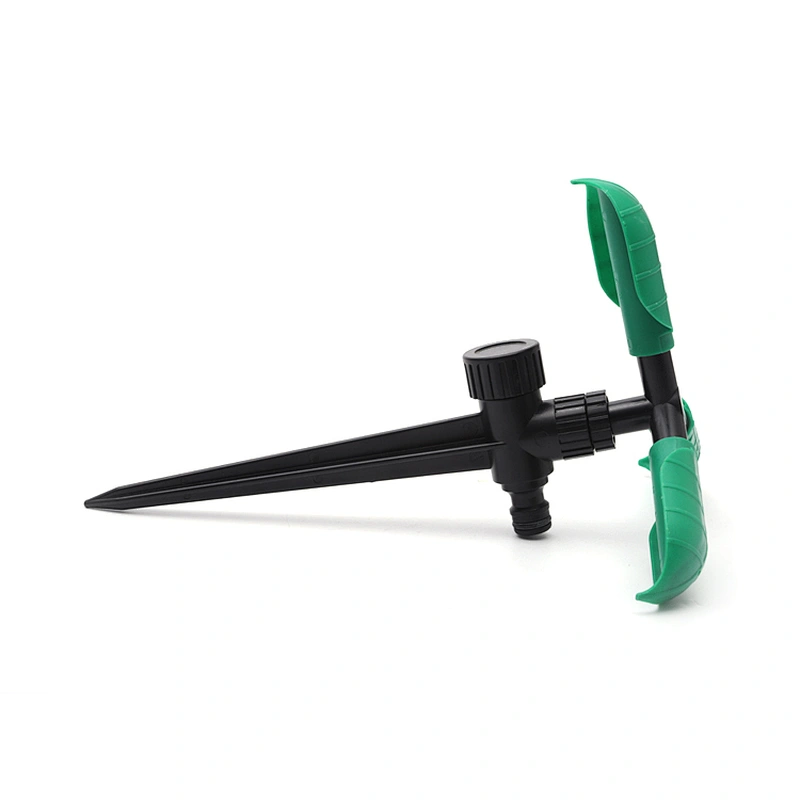 Outdoor Plastic Three Leaves Irrigation Water Sprinkler With Spike