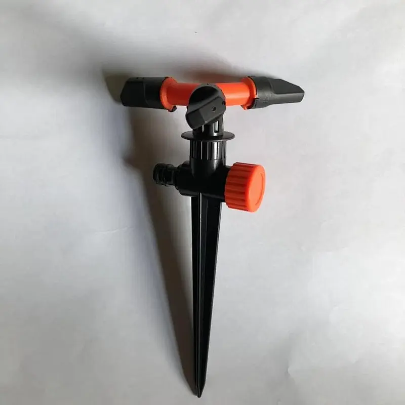 three arm sprinkler with spike for garden irrigation dancing sprinkler