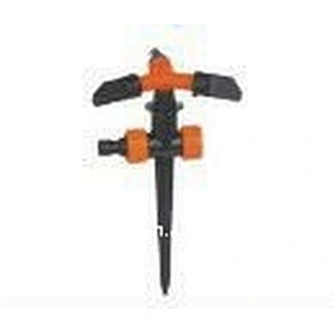 three arm sprinkler with spike for garden irrigation dancing sprinkler