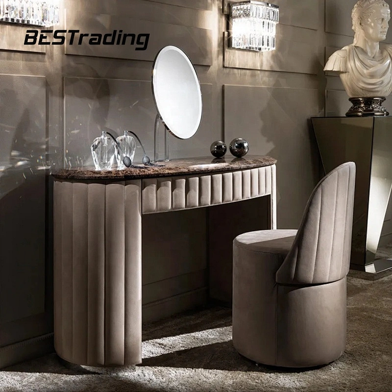 Wooden mirrored dressing table