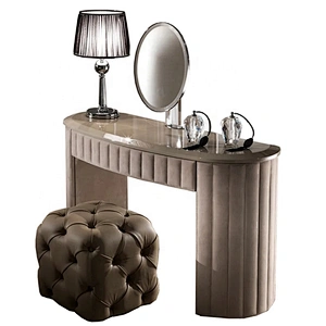 Wooden mirrored dressing table