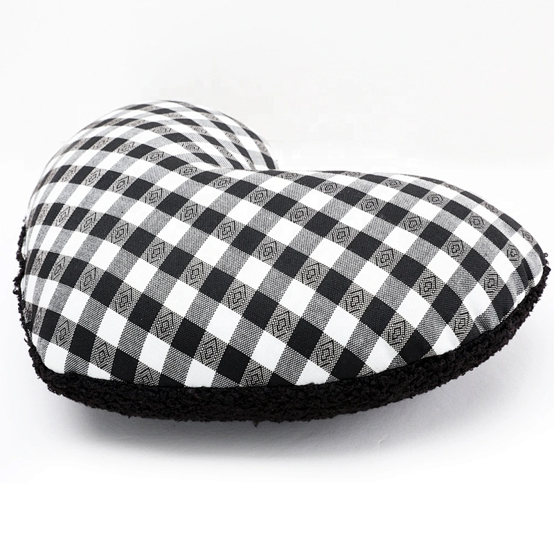 wholesale decorative heart shaped plaid patterns canvas throw pillow