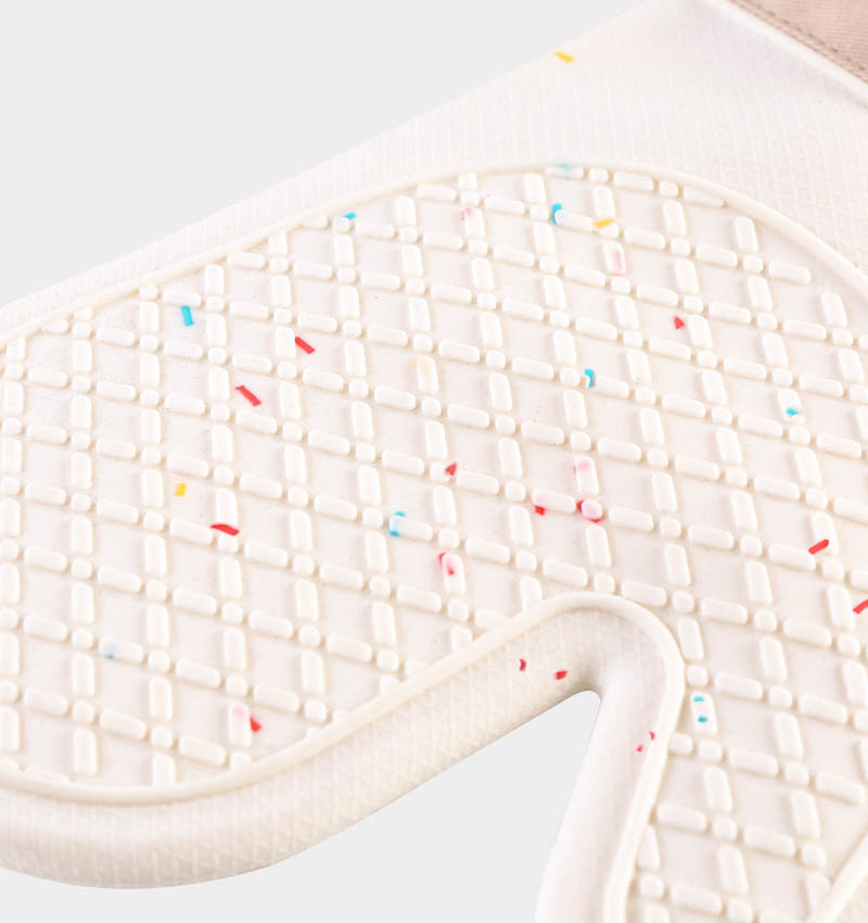 cute pot holders and oven mitts