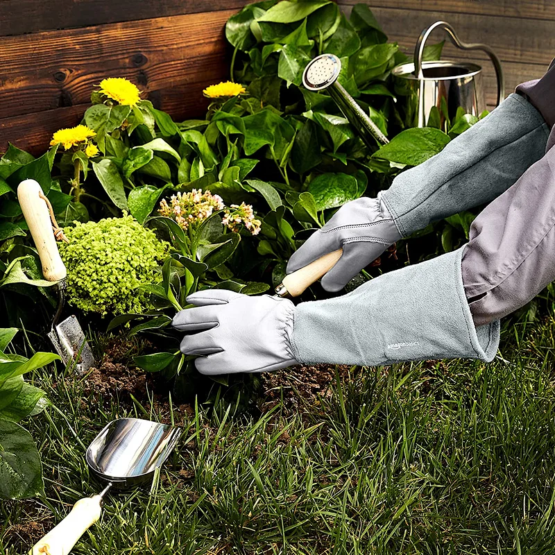Cow Leather Gardening Gloves with Forearm Protection, Natural